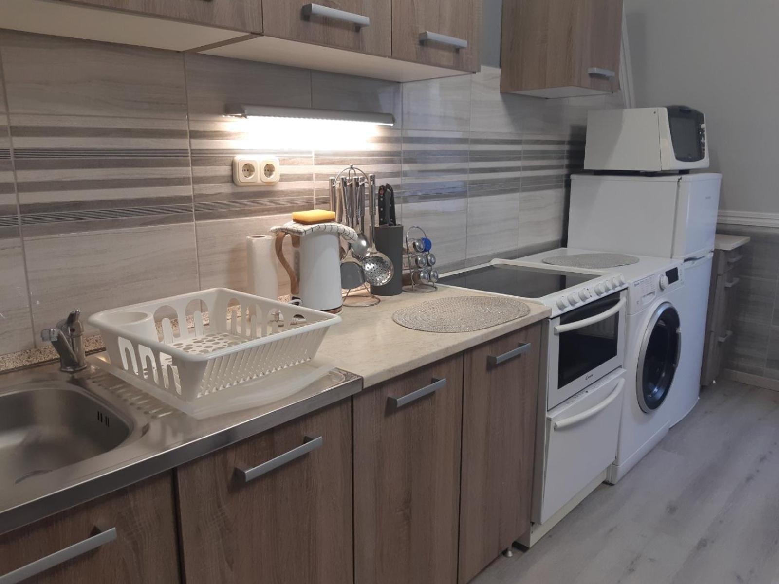Bajnok Apartman ヘーヴィーズ エクステリア 写真